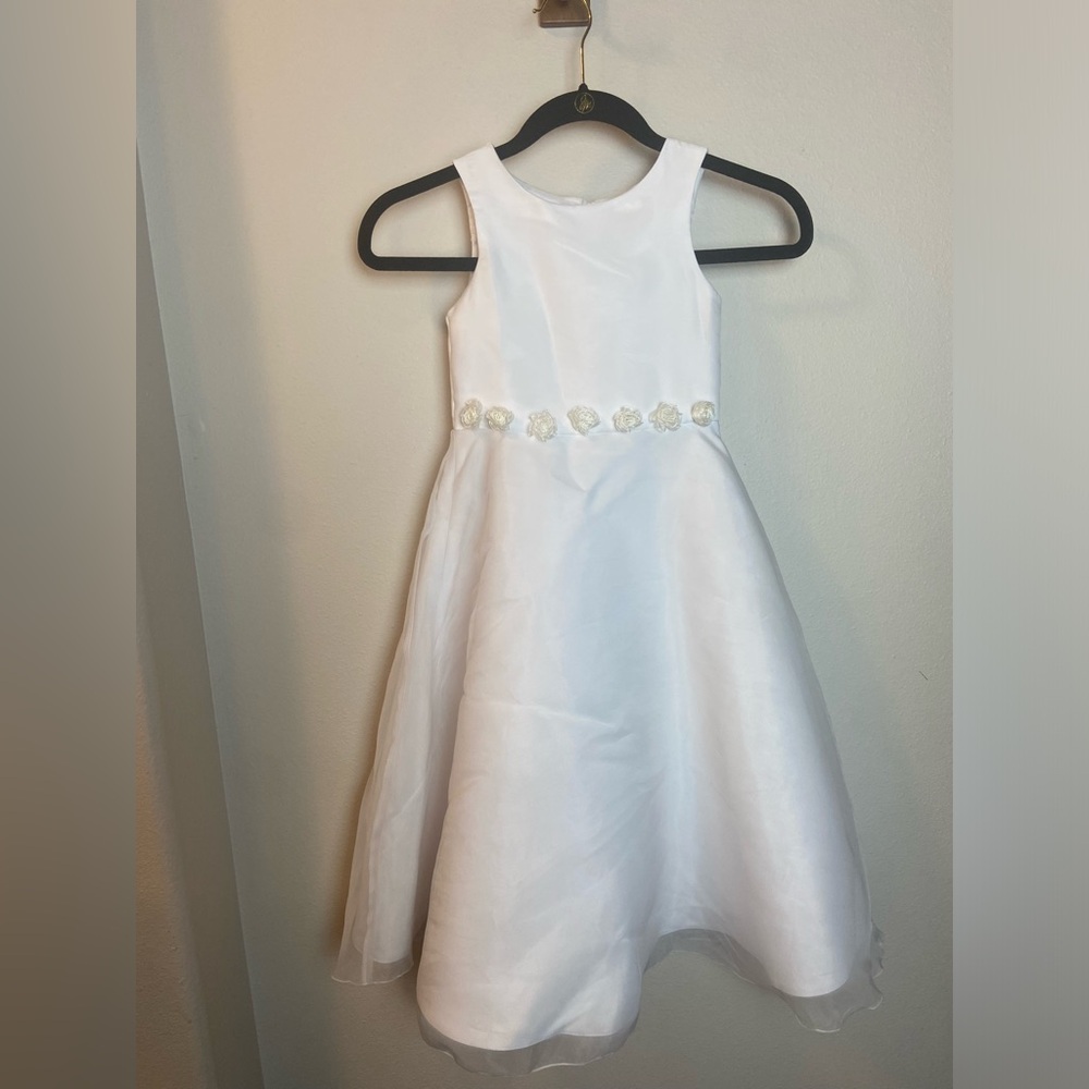 Elegant White Kids Dress with Floral Accents Flower girl or Confirmation dress